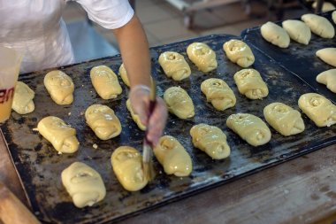 şekerleme fabrikası çiğ buns cam baker