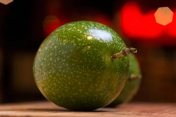 Fruta Exótica Maracuja Escritorio Madera —  Fotos de Stock