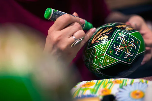 Woman Drawing Traditional Ukrainian Easter Egg — Stock Photo, Image