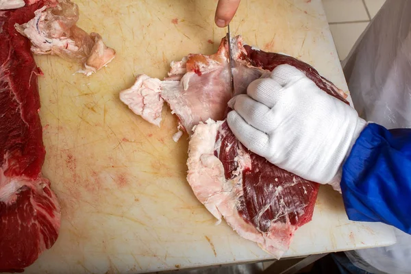 Butcher Carving Pork Butcher Shop — Stock Photo, Image