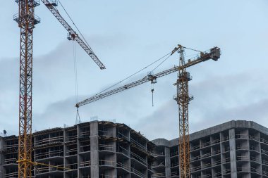  Ukrayna, Brovary 13 Kasım 2017: bir konut ev inşaatı için temel atma