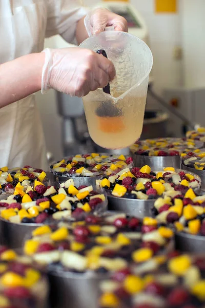 Cukierniczego Przemysłu Proces Produkcji Ciasta — Zdjęcie stockowe
