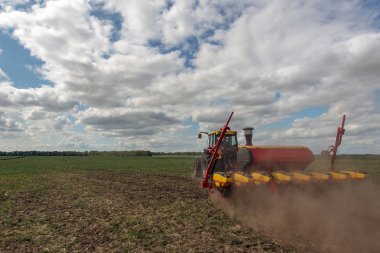Ukrayna, 31 Ağustos 2017: Ukrayna, traktör tohum melez tohumlar matkap