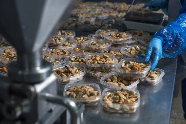 Mussels Packing Process Fish Factory — Stock Photo, Image