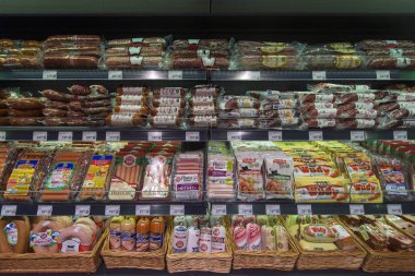 14 Kasım 2014, Silpo marketinin sosis bölümü.