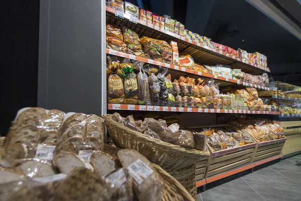 14 November 2014, departemen roti dari superma toko Silpo — Stok Foto