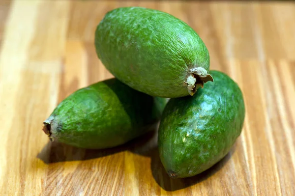 Verkauf exotischer Guaven, Stillleben auf dem Markt — Stockfoto