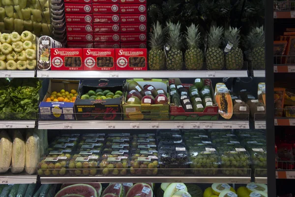 Août 5, 2014, Ukraine, Kiev, Silpo chaîne d'épicerie, légumes de — Photo