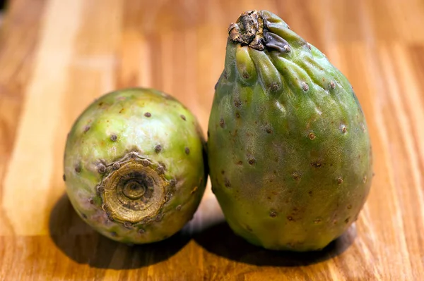Їстівна кактусова колюча груша, натюрморт на ринку — стокове фото