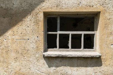 Kırık çiftlik pencere