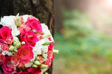 Nikah yüzüklü gelin buketi