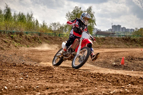 Motocross képzés Moszkvában a Műszaki Sportstadionban — Stock Fotó