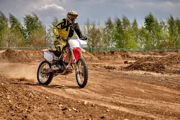 Treinamento de motocross em Moscou no Estádio Técnico de Esportes — Fotografia de Stock