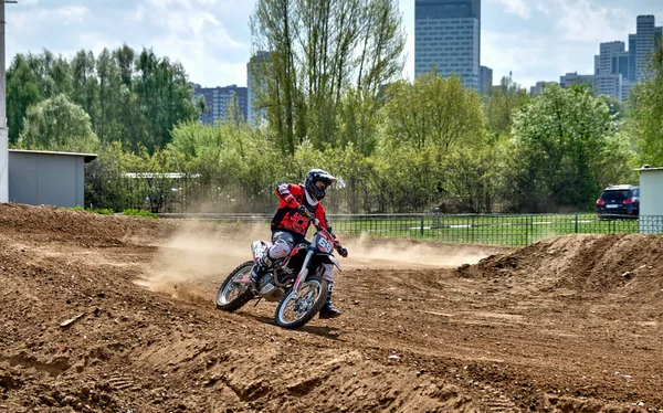Motocross-Training in Moskau im technischen Sportstadion — Stockfoto