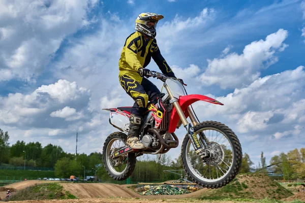 Entrenamiento de Motocross en Moscú en el Estadio Técnico de Deportes — Foto de Stock