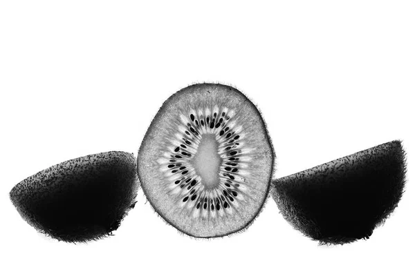 Průhledný řez kiwi černá bílá zblízka — Stock fotografie