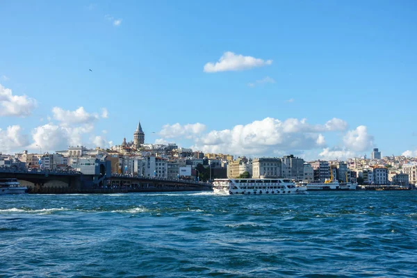 Cityscape Galata Kulesi ve Boğaziçi, Istanbul   