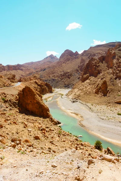 Река Зиз в Атласских горах Марокко — стоковое фото