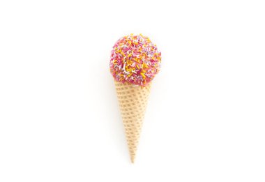 Dondurma koni ahududu Ice Cream Sprinkles ile dekore edilmiştir.  