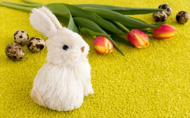 Paskalya tatili Paskalya tavşanı, Lale ve Paskalya yumurtaları  