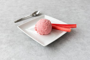 Ravent dondurma ve pembe ravent Kepçe     