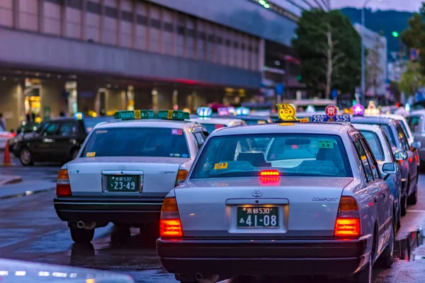Kyoto, Japonya - Ekim 2014: Taksi müşteri bilgilerini bekliyor