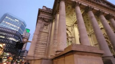 Royal Menkul Kıymetler Borsası ve İngiltere, Londra şehir mimarileri gece görünümü
