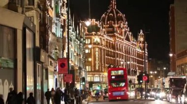 Gece Harrods görünümü, en ünlü lüks mağaza, mağaza Noel 