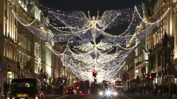 Noel Londra Regent Caddesi üzerinde ekran ışıkları — Stok video