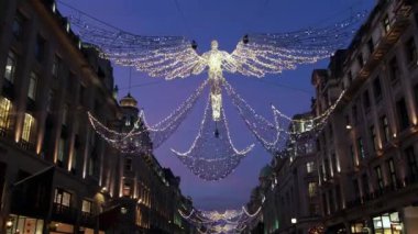 Noel Londra Regent Caddesi üzerinde ekran ışıkları