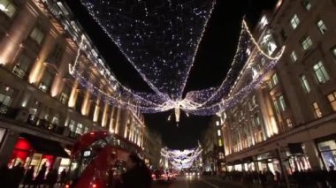 Noel Londra Regent Caddesi üzerinde ekran ışıkları