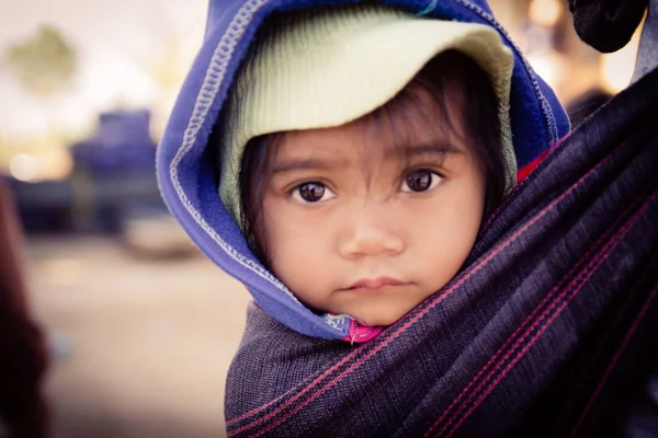 The childrens face before receiving gifts of ethnic minority children in the highlands — Stock Photo, Image