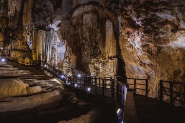  Vietnam'ın cennet Mağarası