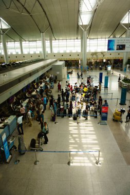  Vietnam Uluslararası Havalimanı'nda pasaport kontrolü