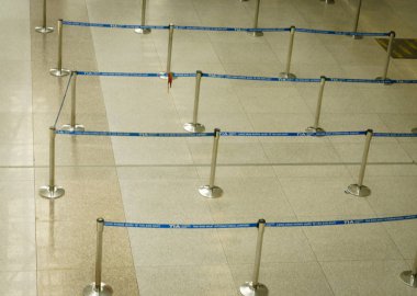  Vietnam Uluslararası Havalimanı'nda pasaport kontrolü