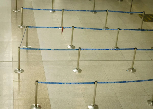 Paspoortcontrole aan de internationale luchthaven in vietnam — Stockfoto