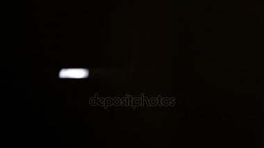 Yanıp söner ve lightenings siyah bir arka plan ile psychedelic hareket ışık efektleri