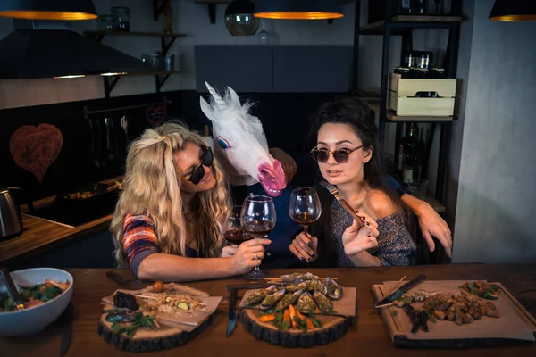 Deli akşam barda modern ev mutfak sayaç