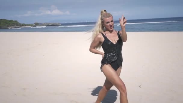 Young Woman Blond Hair Make Small Black Shine Dress Swimsuit — Stock Video