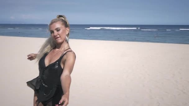 Young Beautiful Woman Make Small Black Shine Dress Swimsuit Posing — Stock Video