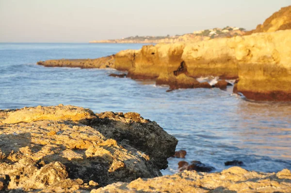 Portekiz kayalık Deniz kenarındaki güzel — Stok fotoğraf