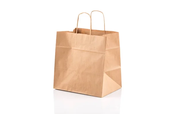 Χαρτί τσάντα για ψώνια σε λευκό — Φωτογραφία Αρχείου