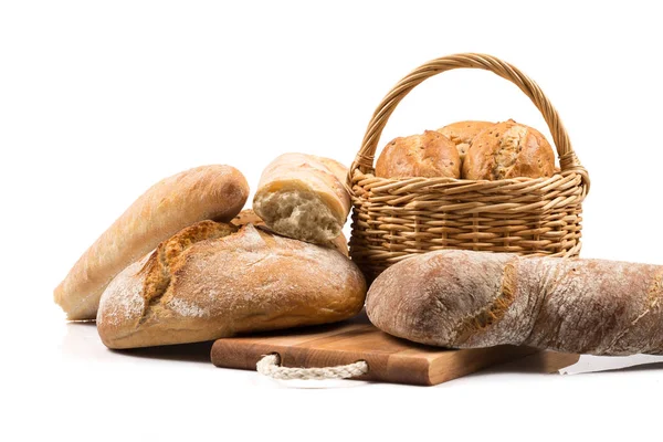 Složení Chlebem Rolkami Proutěném Koši Izolovaném Bílém — Stock fotografie