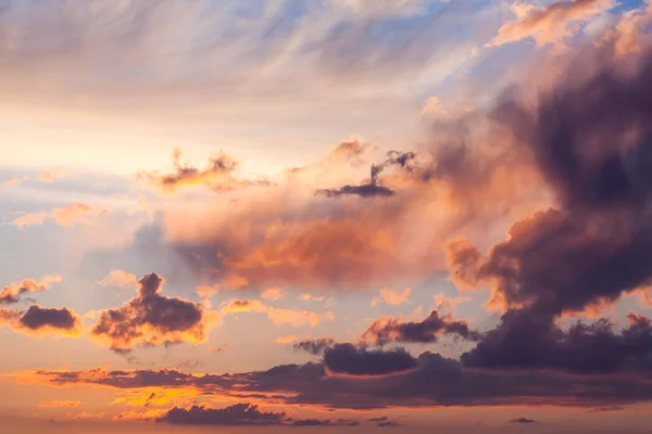 海面上戏剧性的落日 天空背景纹理 — 图库照片
