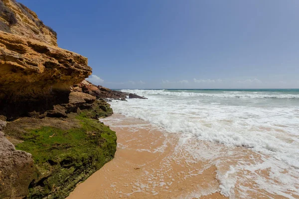Playa cerca de Lagos, Algarve, Portugal — Foto de Stock