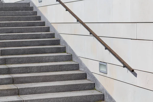 Escaleras de un edificio moderno —  Fotos de Stock