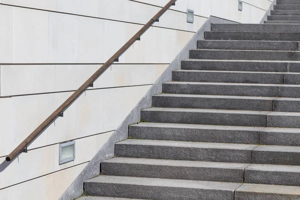 Escadas de um edifício moderno — Fotografia de Stock