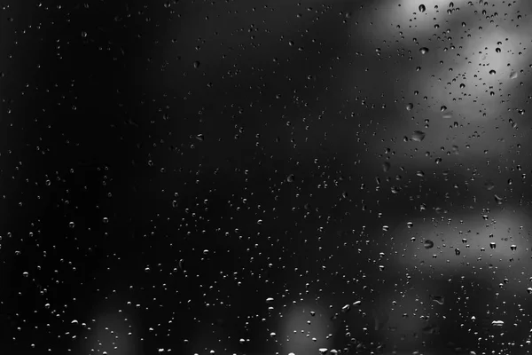 玻璃上的雨滴 — 图库照片