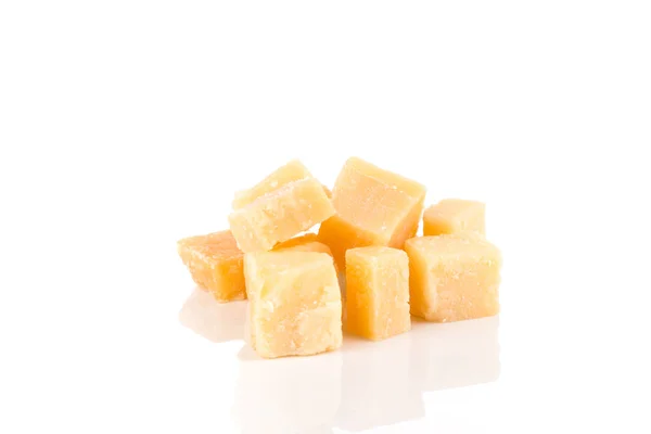 Parmezán sajt fehér alapon — Stock Fotó