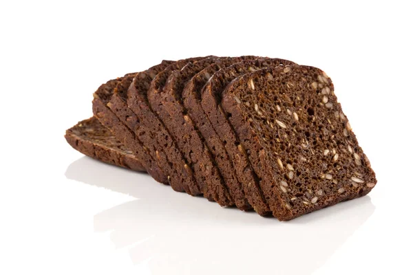Fatia de pão preto isolada — Fotografia de Stock